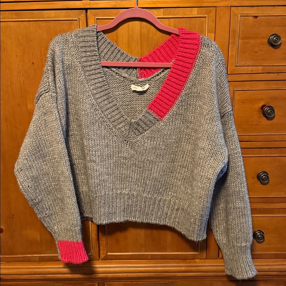 Day + Moon Gray V-Neck Sweater with Pink Accents. Size Large